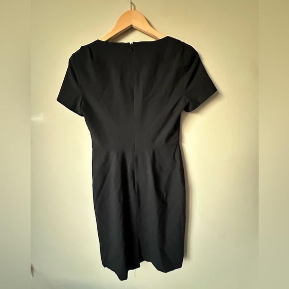 Banana Republic Stretch Wool Short Sleeve Black Dress
Size 2 - Picture 3 of 5